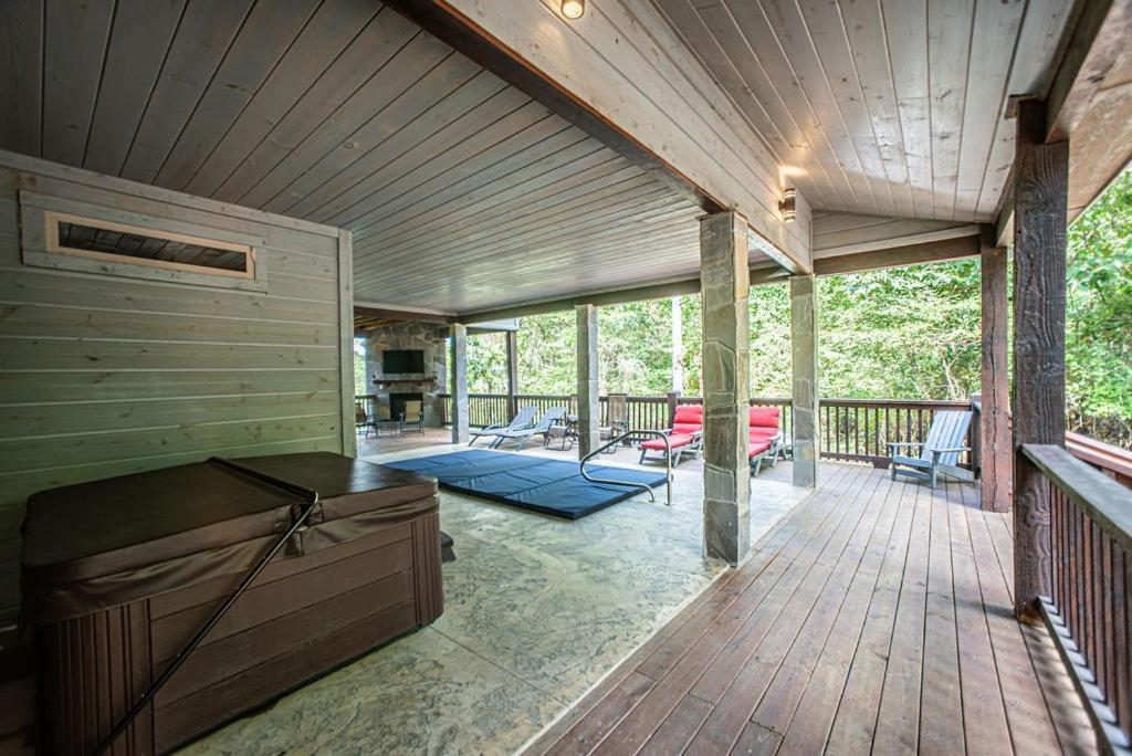 Merlot Mountain - Heated Spa Pool And Hot Tub! Cabin Broken Bow Exterior photo
