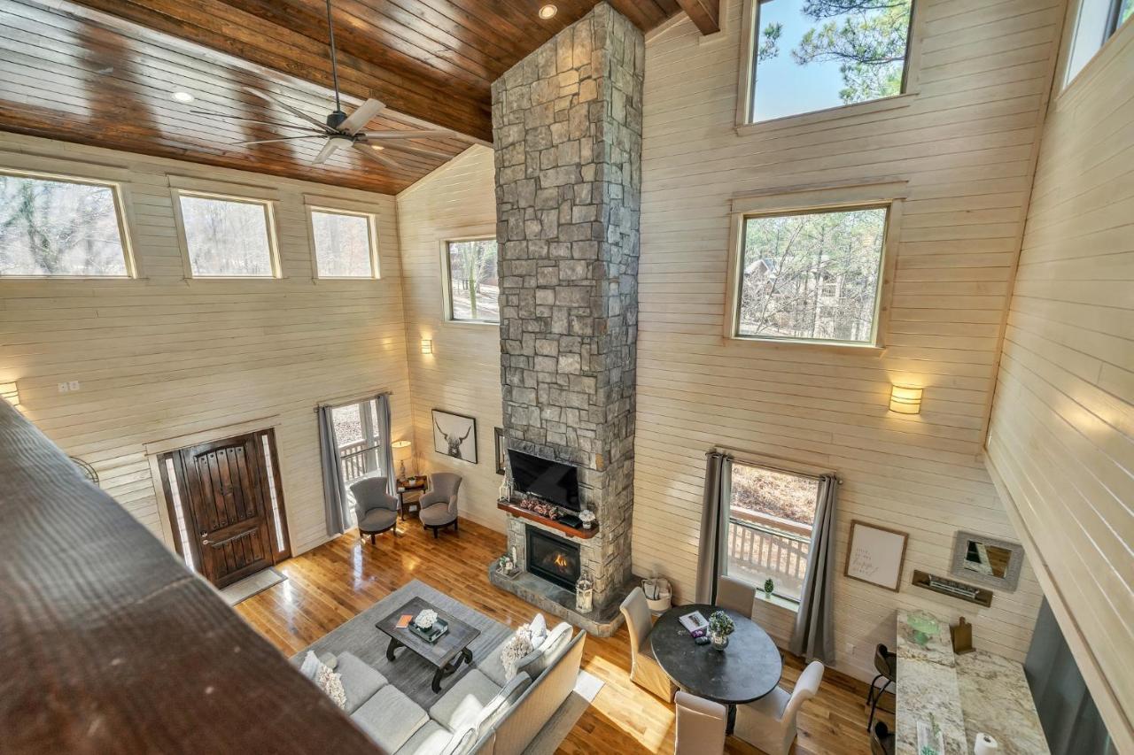 Merlot Mountain - Heated Spa Pool And Hot Tub! Cabin Broken Bow Exterior photo