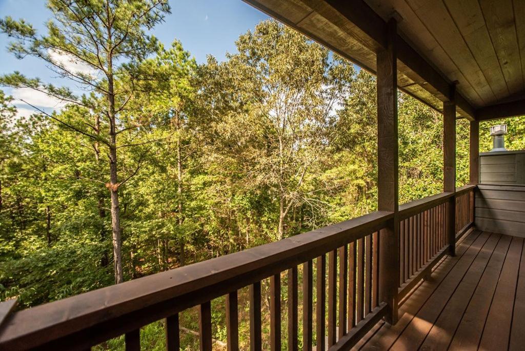 Merlot Mountain - Heated Spa Pool And Hot Tub! Cabin Broken Bow Exterior photo
