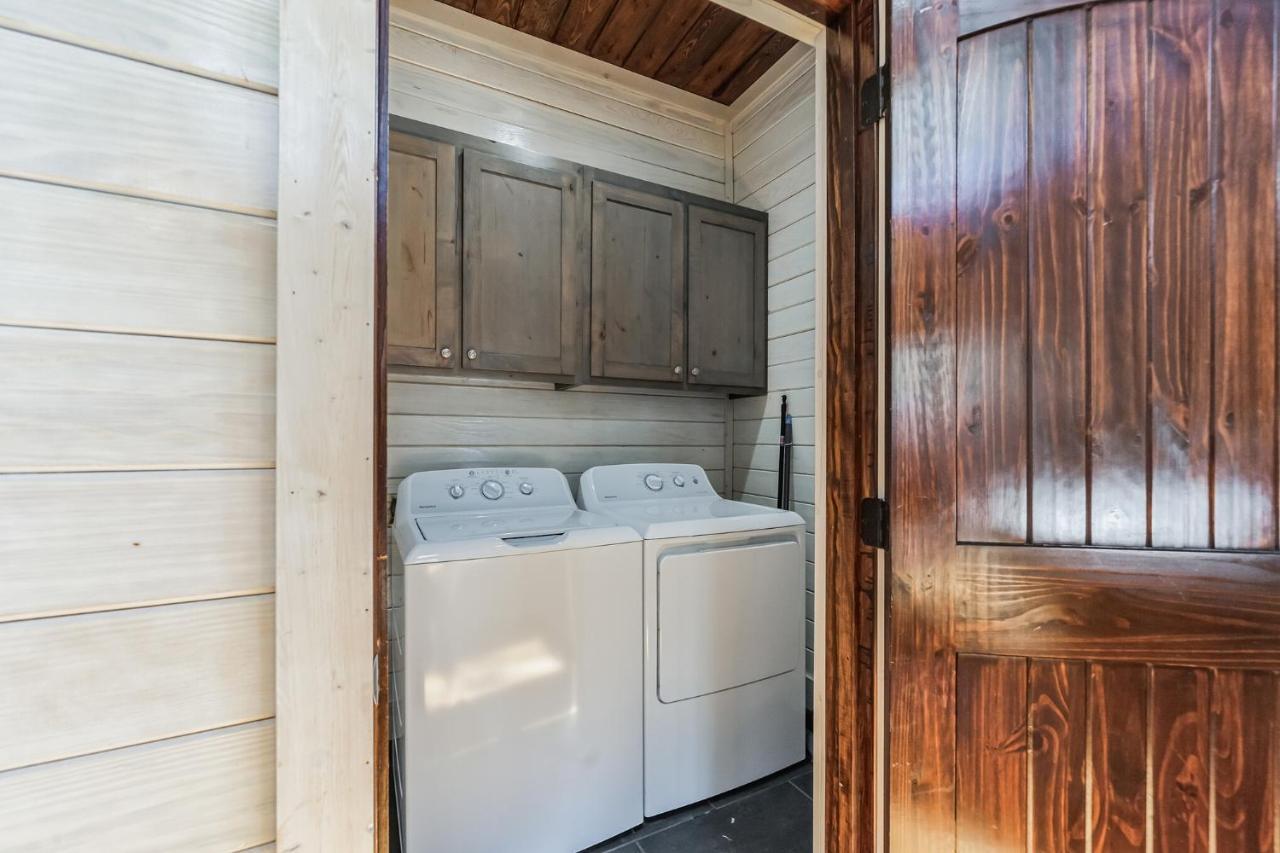 Merlot Mountain - Heated Spa Pool And Hot Tub! Cabin Broken Bow Exterior photo