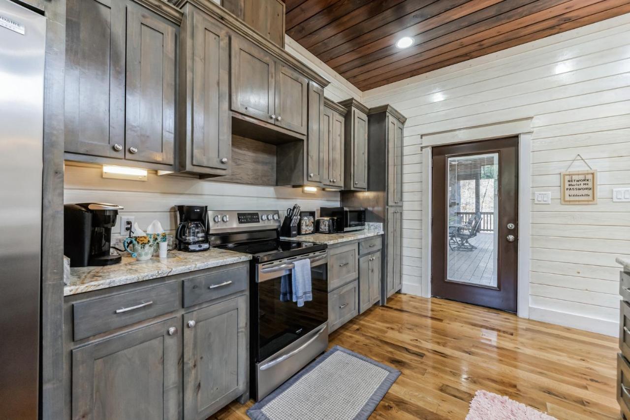 Merlot Mountain - Heated Spa Pool And Hot Tub! Cabin Broken Bow Exterior photo