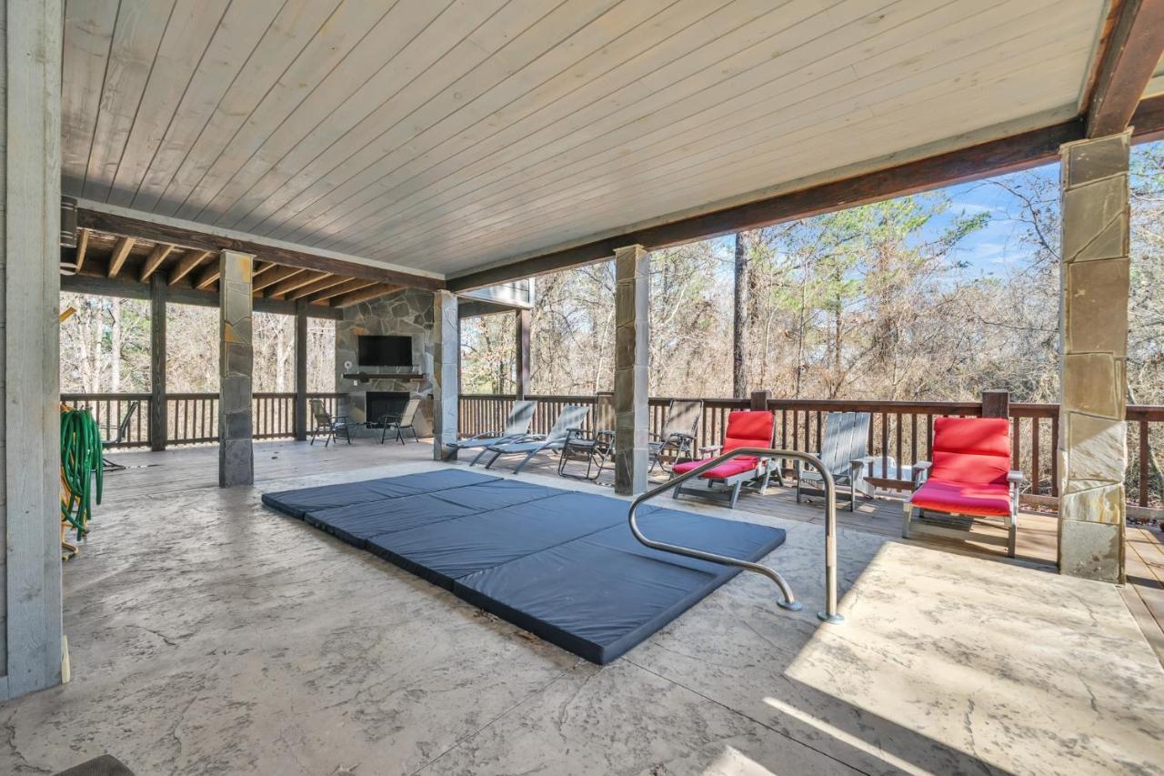 Merlot Mountain - Heated Spa Pool And Hot Tub! Cabin Broken Bow Exterior photo